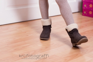 mini fashionista kids fashion blog woven tights from next, fur lined ankle boots La Redoute